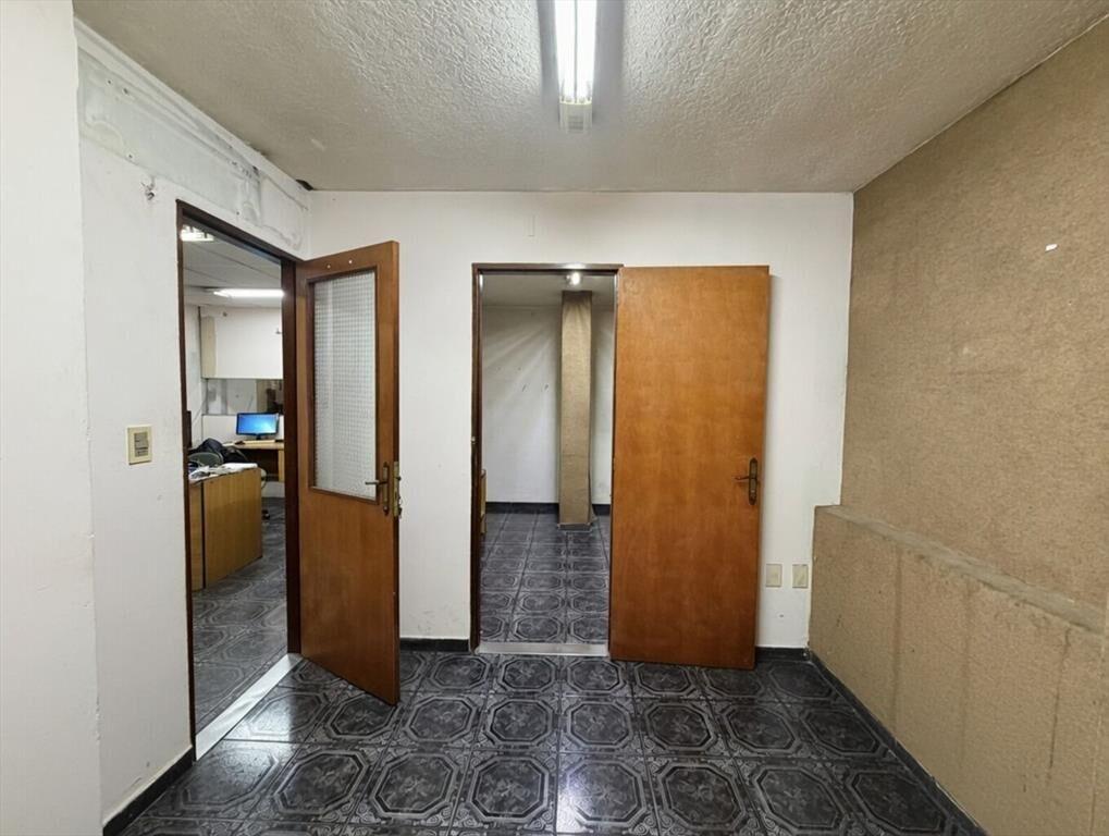 2 Locales comerciales y deposito en venta