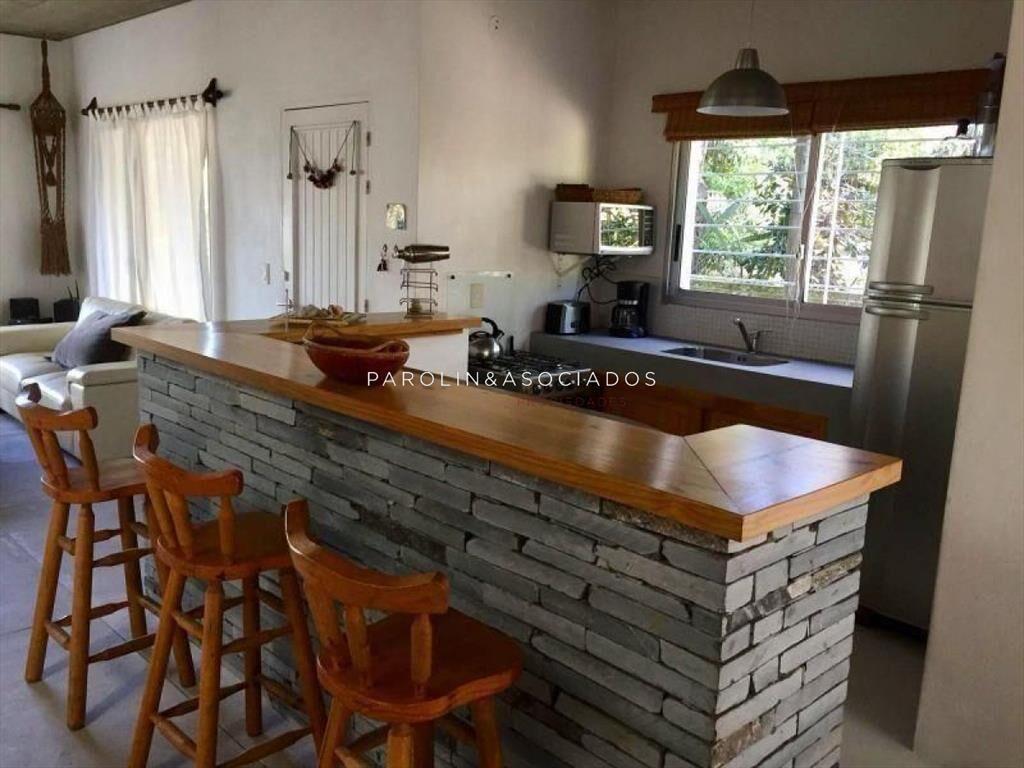 Casa en venta de 3 dormitorios en La Barra, Punta del Este.