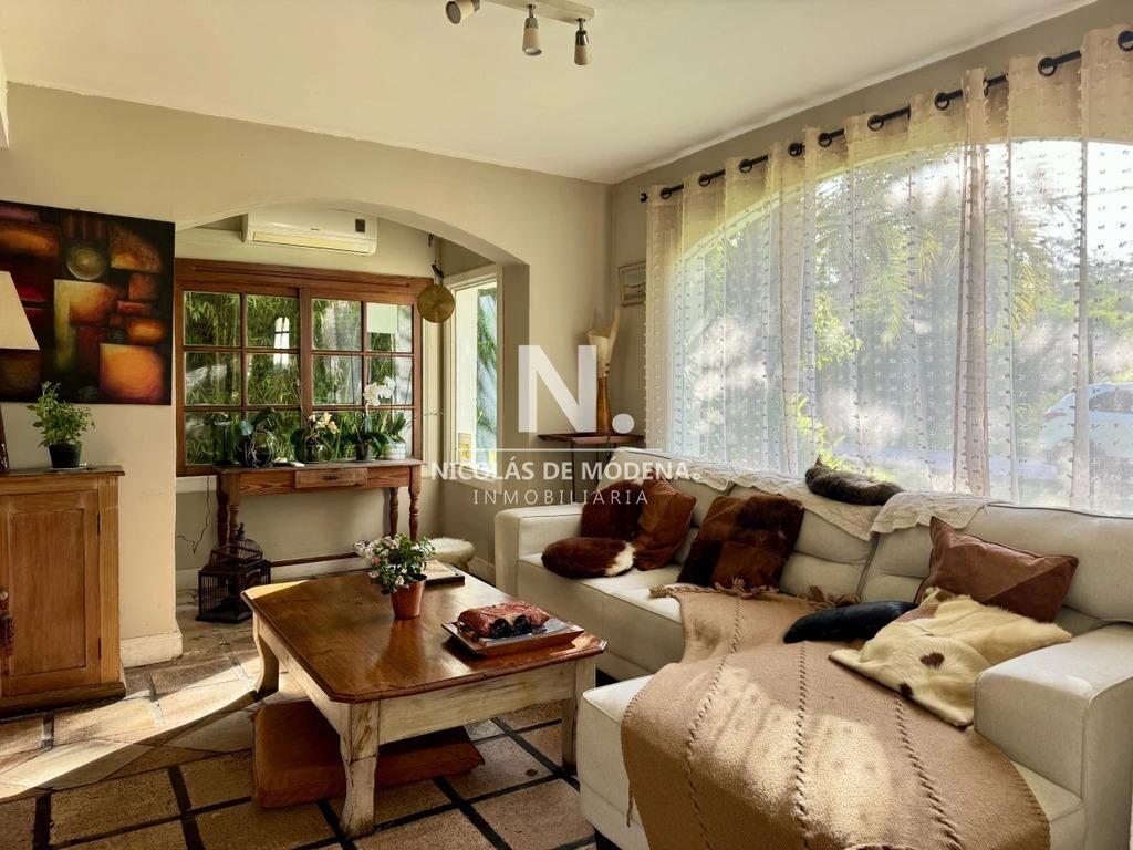 En venta casa en Pinares de 3 dormitorios y amplios espacio