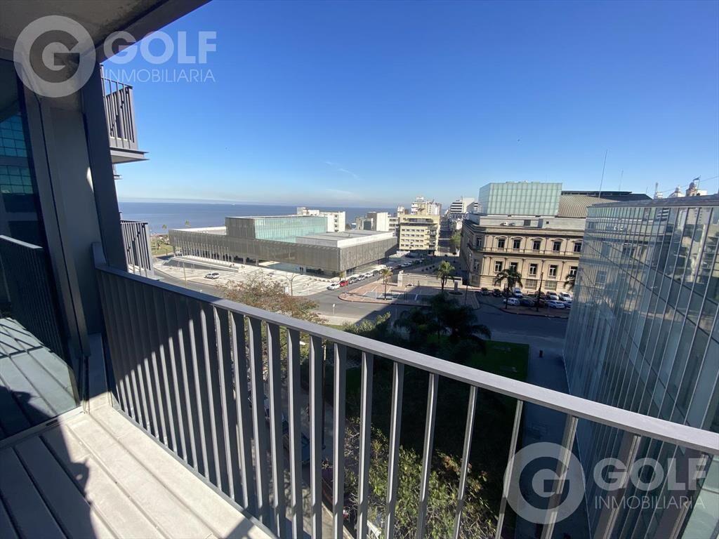 Venta de apartamento de 3 dormitorios con balcón con renta