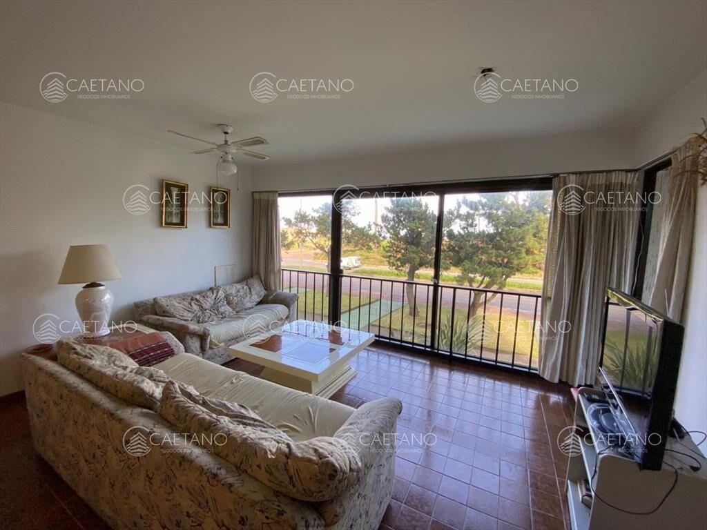VENTA APARTAMENTO 3 DORMITORIOS , 2 BAÑOS , Y