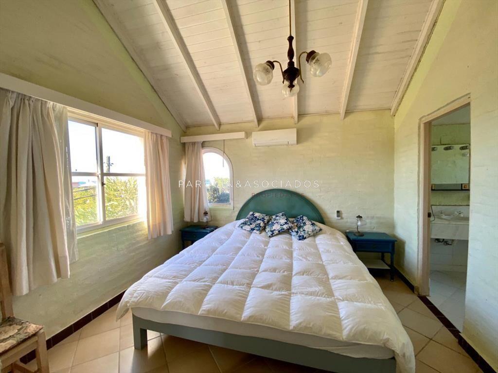 Casa en venta en Manantiales, 4 dormitorios, Punta del Este