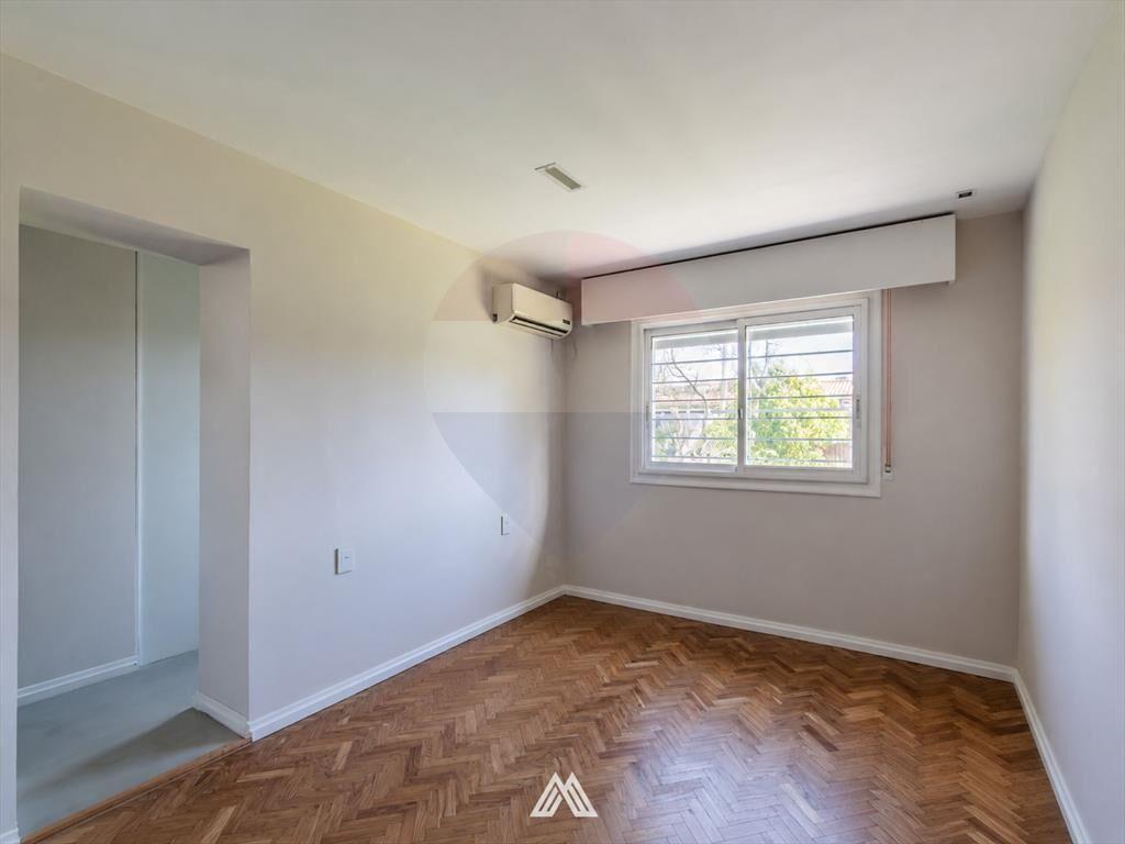 Casa reciclada, 3 dormitorios,  jardín y piscina