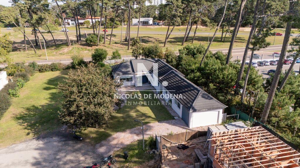 En venta Exclusiva casa de 3 dormitorios en La