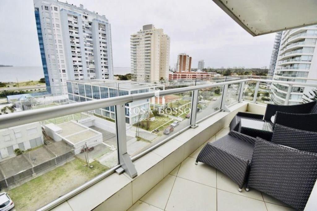 Apartamento en venta Playa Mansa 3 dormitorios