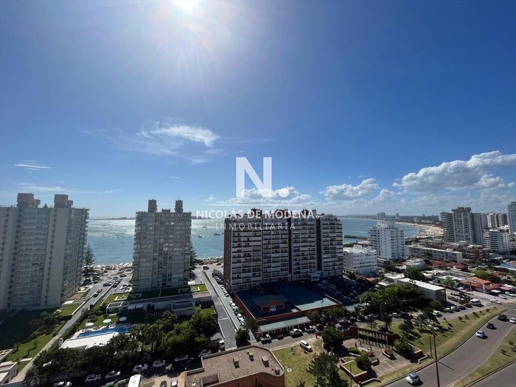 Apartamento de 3 dormitorios en Torre Imperiale -