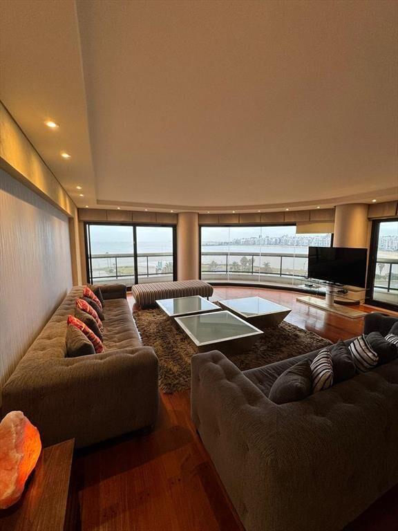 Rambla de Pocitos Nuevo, 240 m2, 3 suites, gge x 2 , amenit