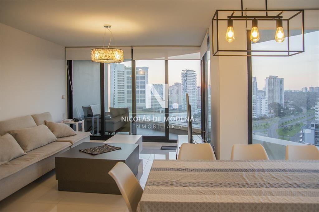 Apartamento en Alquiler de 3 dormitorios en , del