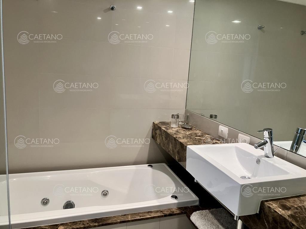 Espectacular apartamento frente a playa Brava en