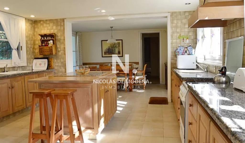 Impecable casa en venta comodo e iluminada.