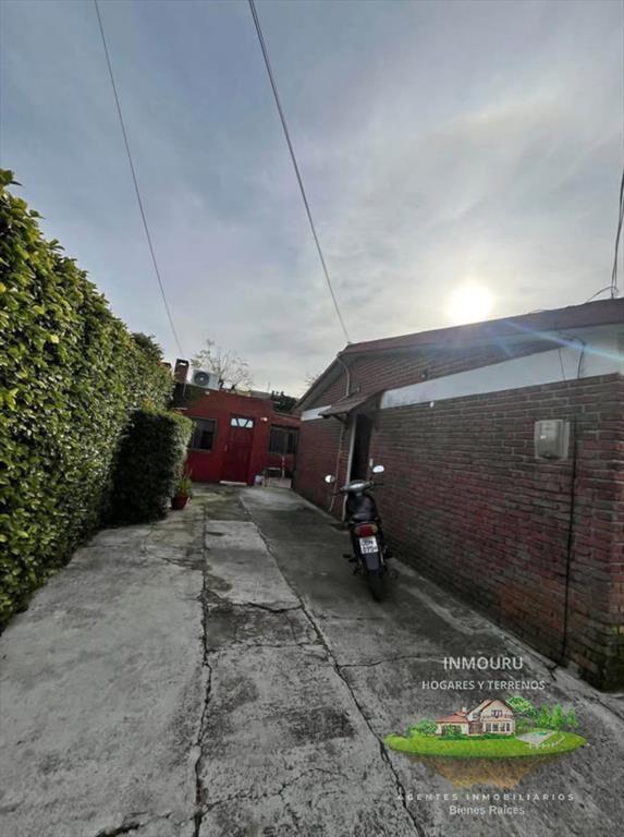 Venta de CASA en COVIFUM con otra casa al fondo