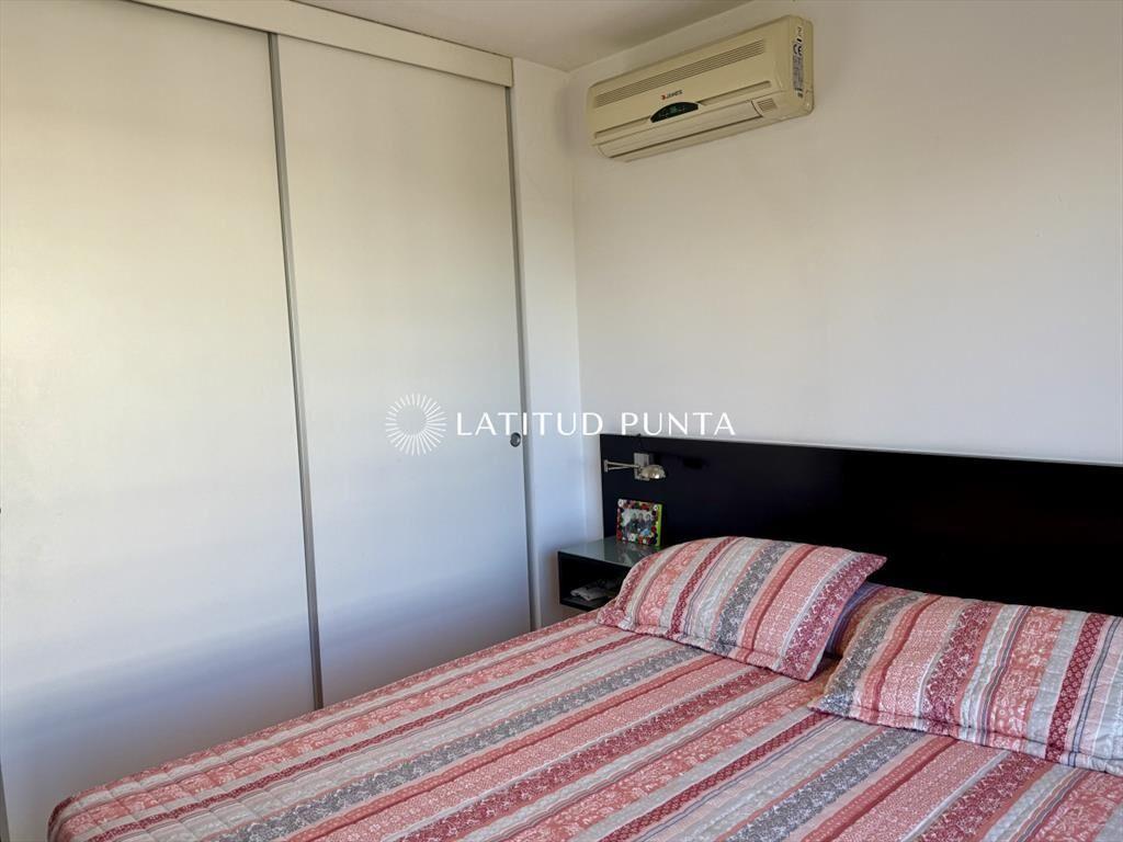 Apartamento en Mansa, 3 dormitorios, parrillero