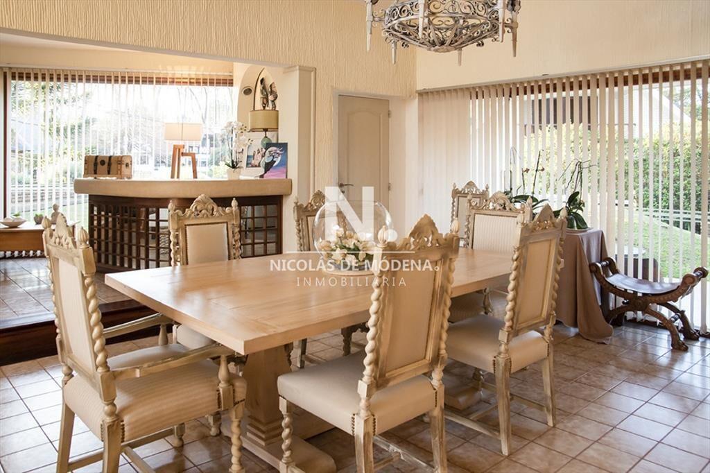 Hermosa casa en venta en Punta del Este de 7 dormitorios