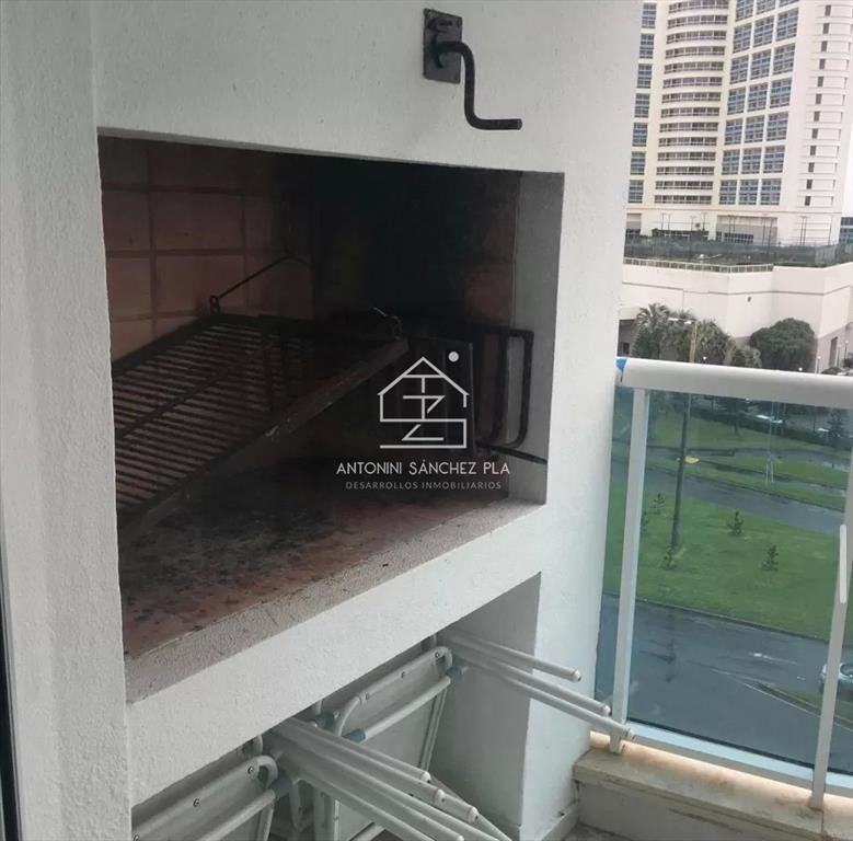 Departamento de 2 dormitorios con parrillero en venta en Ca