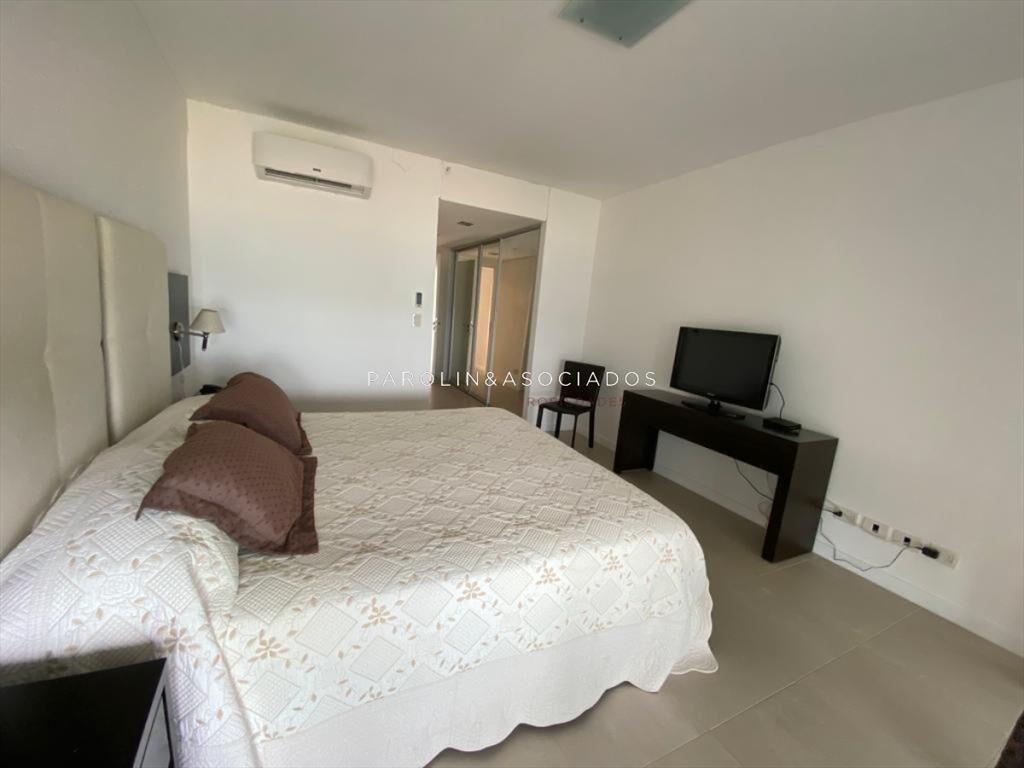 Apartamento en venta en Le Parc II, Punta del