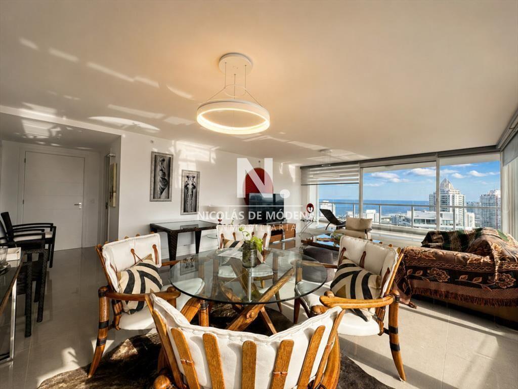 Venta de Apartamento en venta 3 dormitorios en y