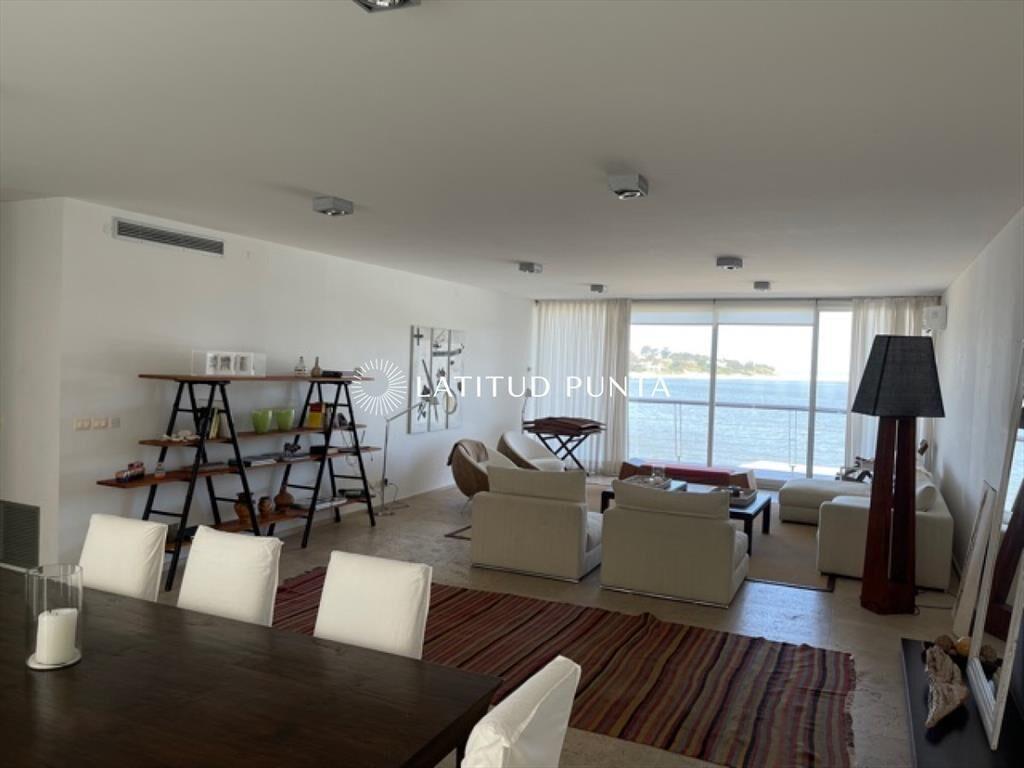 Apartamento en La Barra, 4 dormitorios