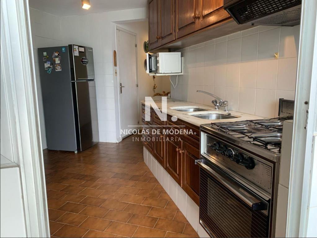 Apartamento en venta de  3 dormitorios,  3 baños