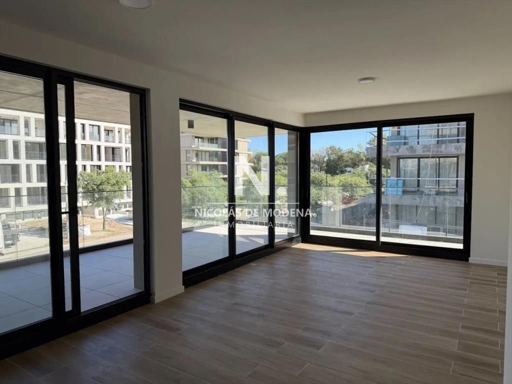 Apartamento en Pozo de 2 dormitorios. Carrasco.