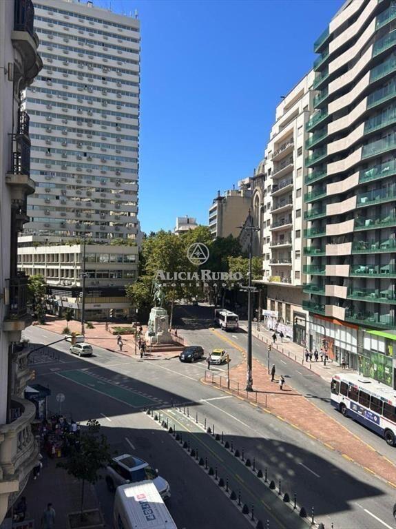 18 DE JULIO 1417 FRENTE A IMM. DE ESTLIO Y CATEGORIA! 16...