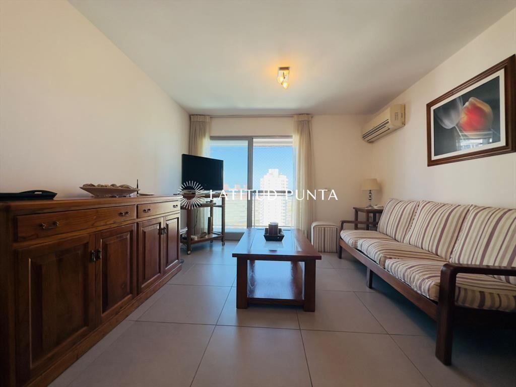 Apartamento en Mansa, 2 dormitorios y parrillero