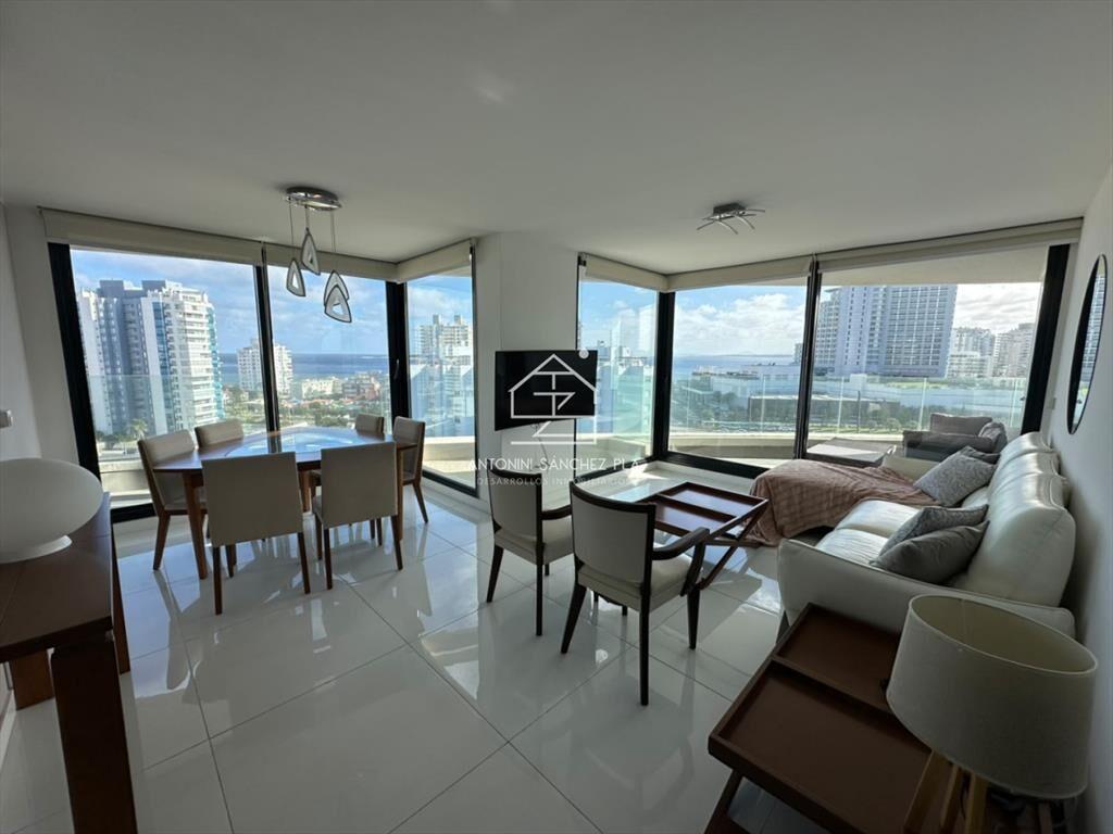 Venta apartamento tres dormitorios Punta del este