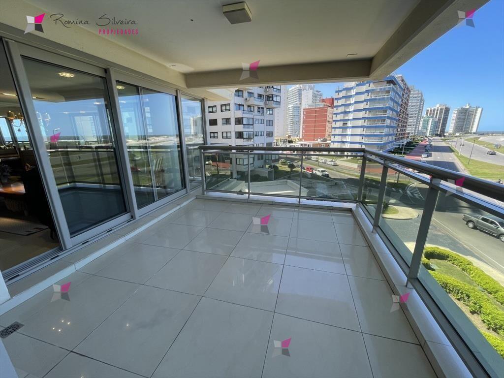 Apartamento en Brava, 3 dormitorios TORRE IMPERIALE
