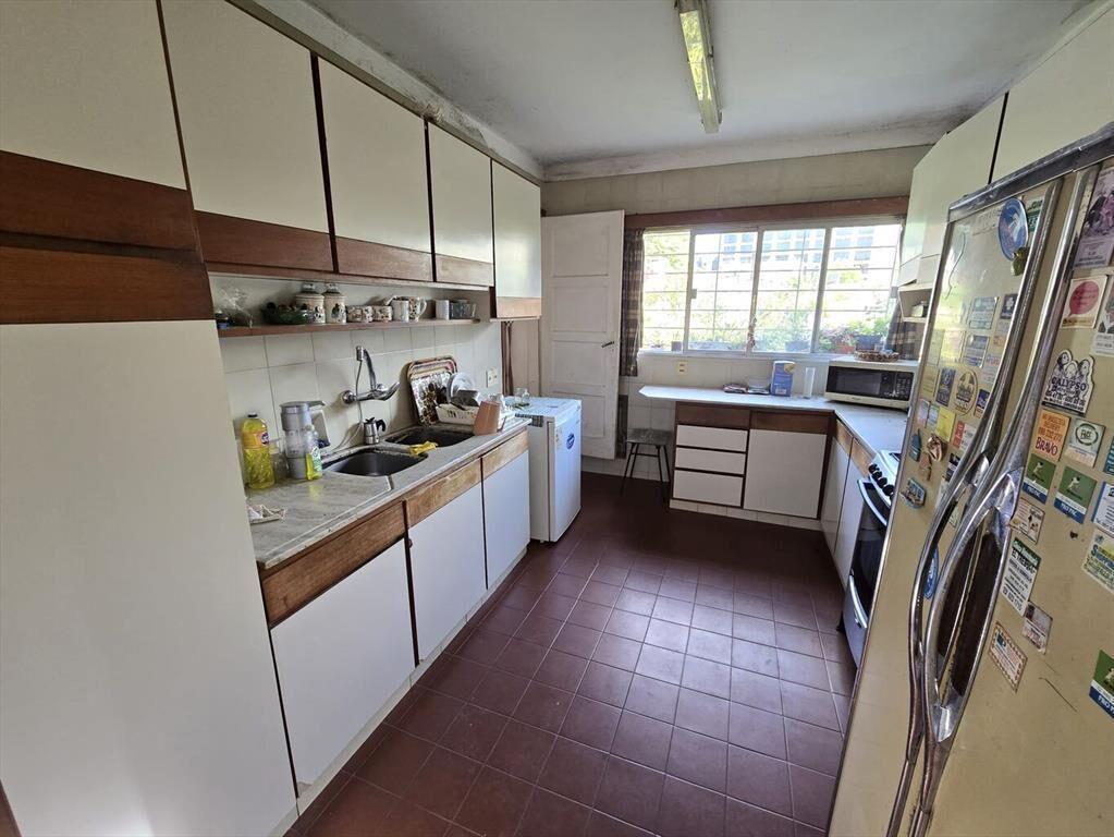 Gran casa en excelente zona de Pocitos Nuevo próximo al Sho