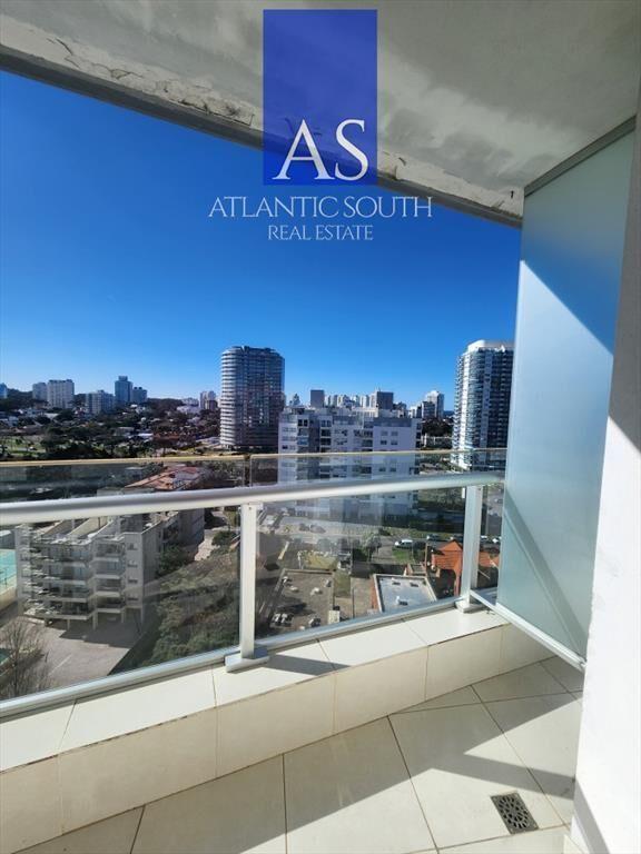 Vende apartamento de 3 dormitorios en Mansa- del