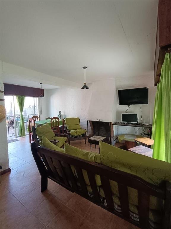 Vivienda de 4 dormitorios colonia