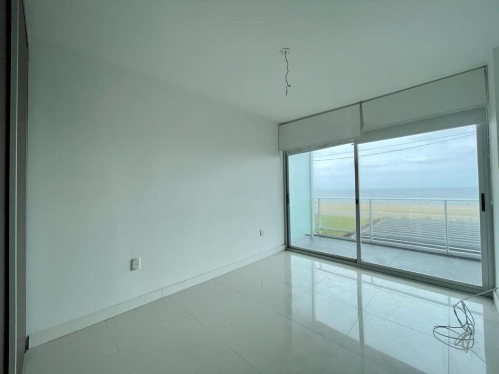 Comodo apartamento de un dormitorio frente al mar!
