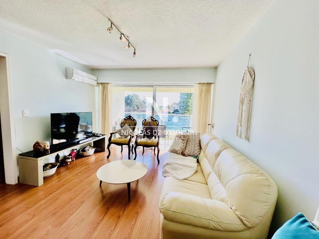 Se vende apartamento de 2 dormitorios en Roosevelt Punta de