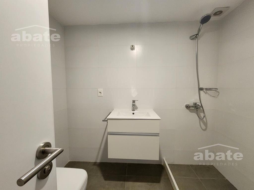 Venta apartamento 2 dormitorios en Cordón al frente con bal