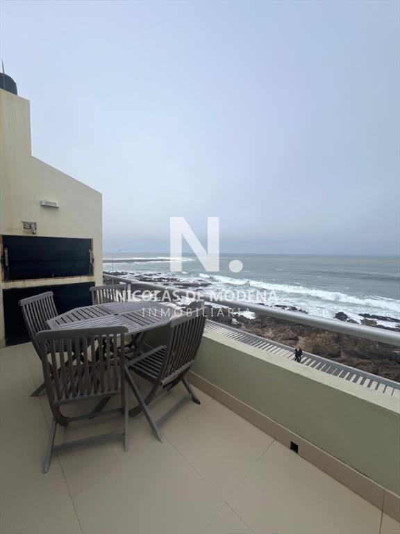 En venta apartamento de 2 dormitorios en edificio