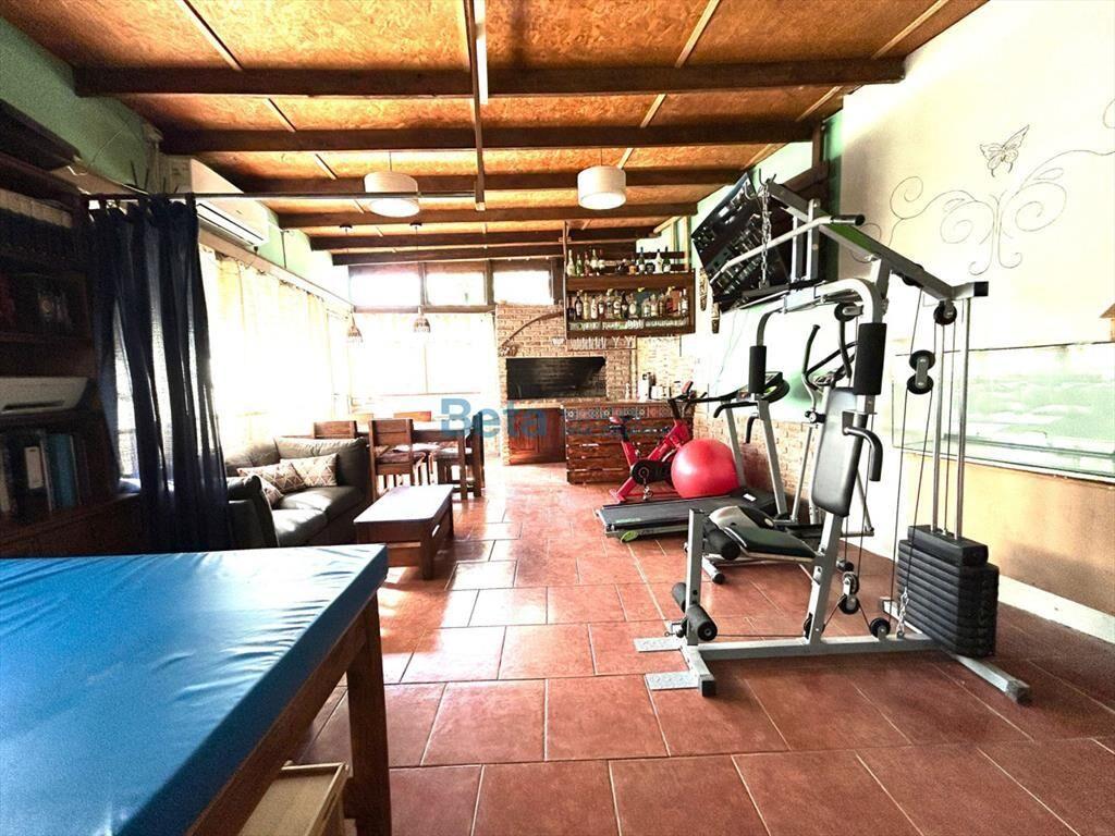 VENTA DE CASA 3 DORM, GARAJE, Y MONOAMBIENTE AL
