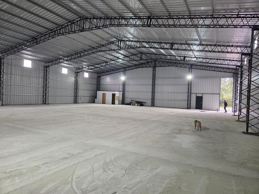 Ruta 102 y 101 , 750m2 a estrenar, excelente punto!!