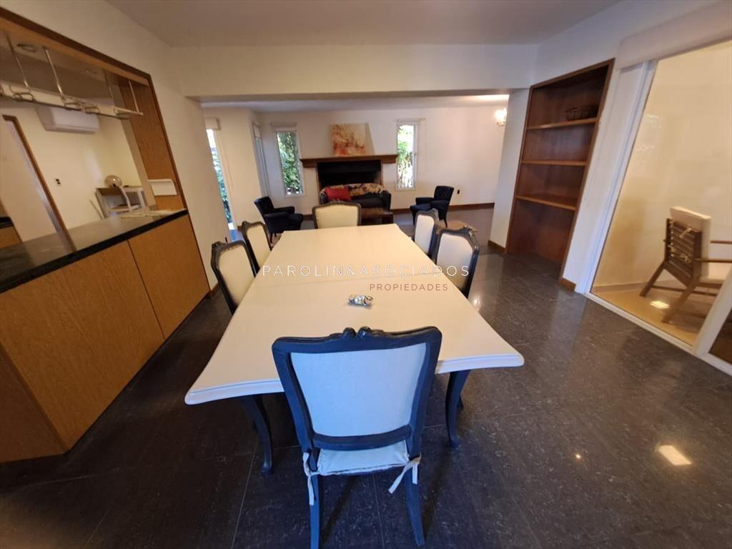 Espaciosa Casa en Barrio Privado de 6 dorm y en