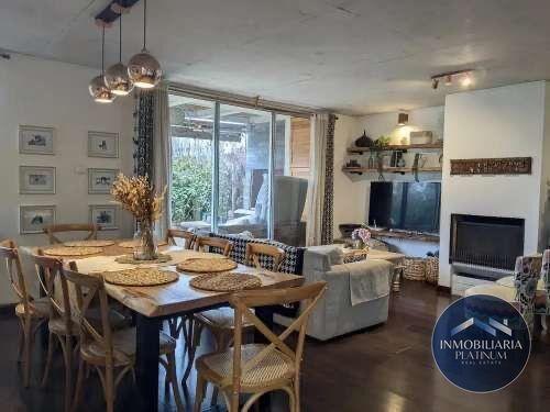 Casa en venta c/ cochera en Barra de Carrasco