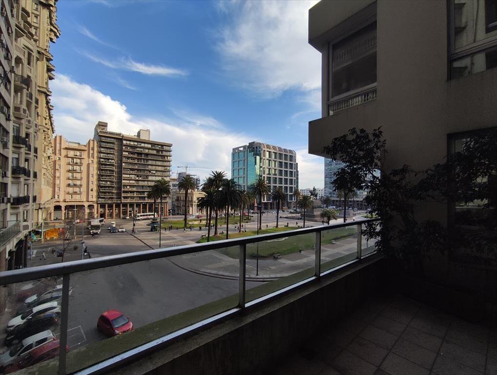 ALQUILER OFICINA - PLAZA INDEPENDENCIA - CIUDAD VIEJA