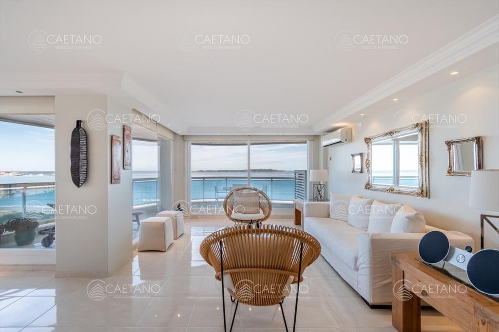 Millenium Tower Apartamento en Venta - Tres en