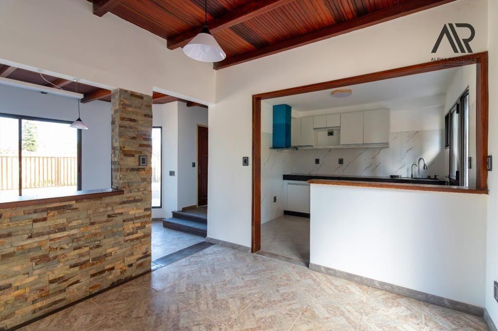 Casa en venta c/ cochera en Lomas de Solymar