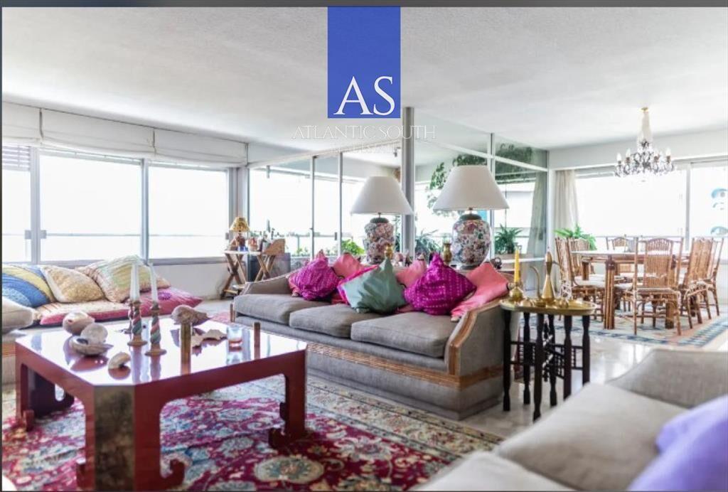 Apartamento de 4 dormitorios primera linea Playa