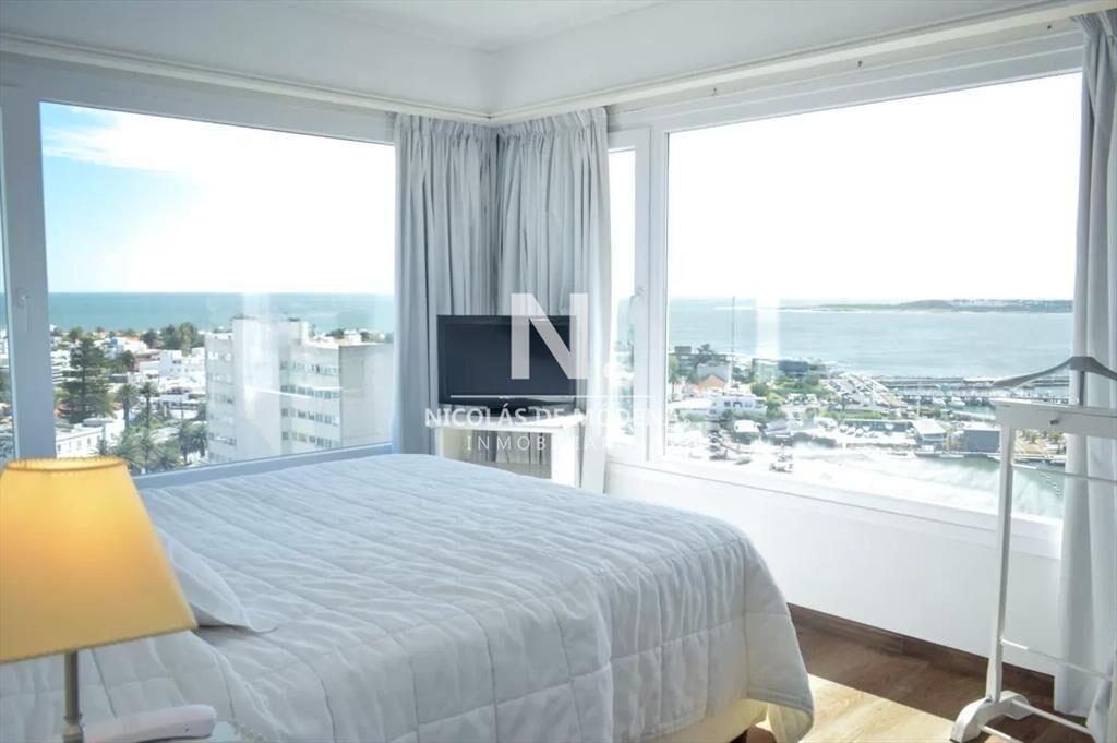 Departamento de 3 dormitorios + dep. en venta en