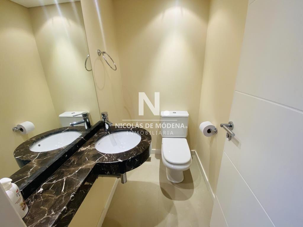 Hermoso apartamento de 3 dormitorios mas dependencia de ser