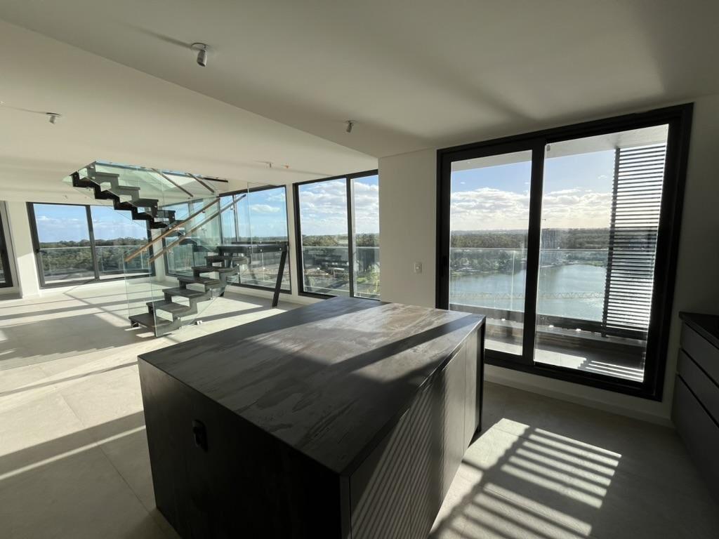 Venta Penthouse Exclusivo en Carrasco Boating – Lujo y Vist