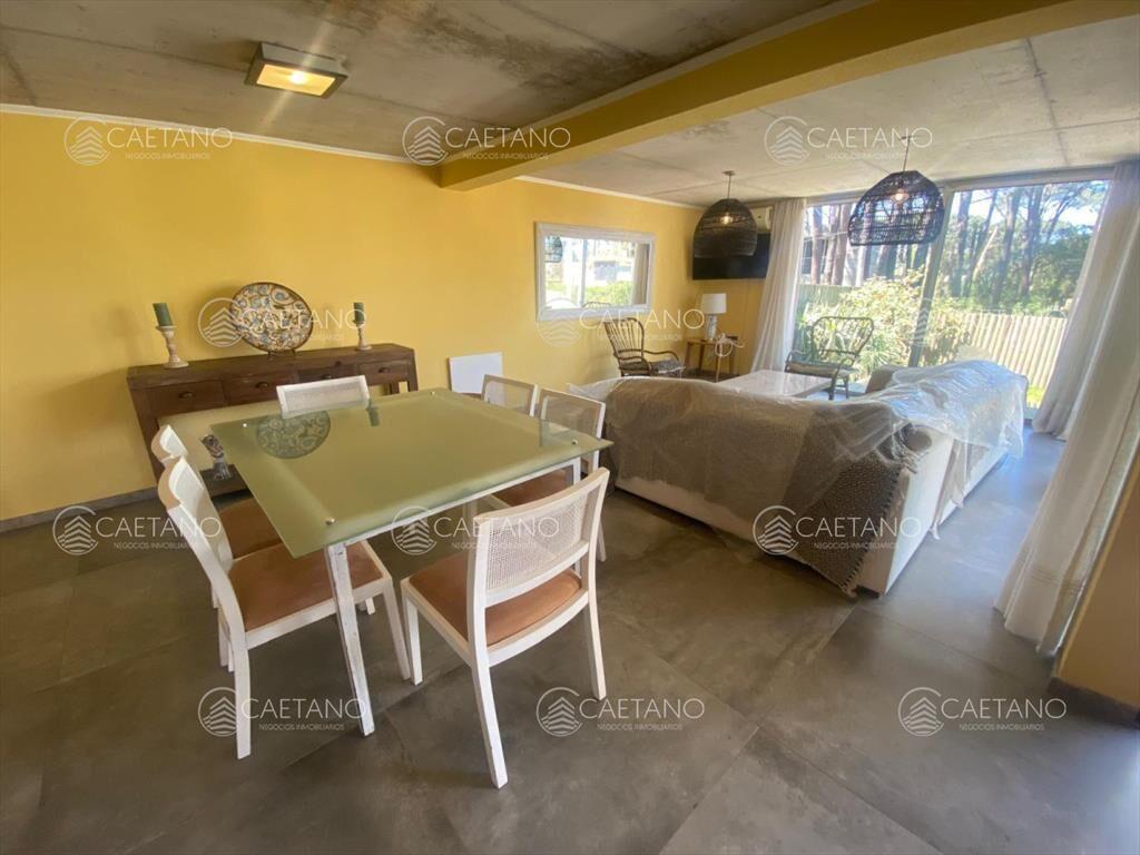 Casa en Montoya, La barra