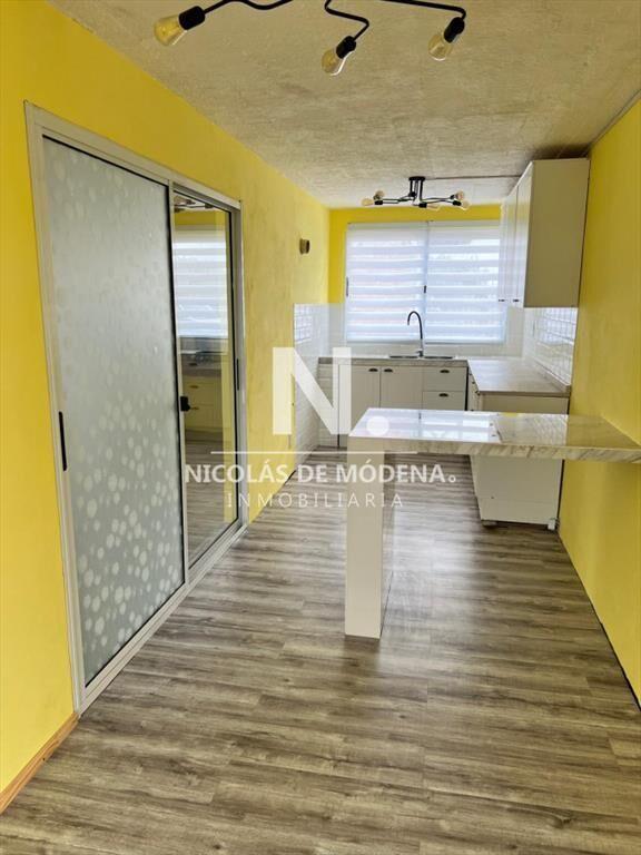 En venta casa de 2 plantas a metros del mar, de 3