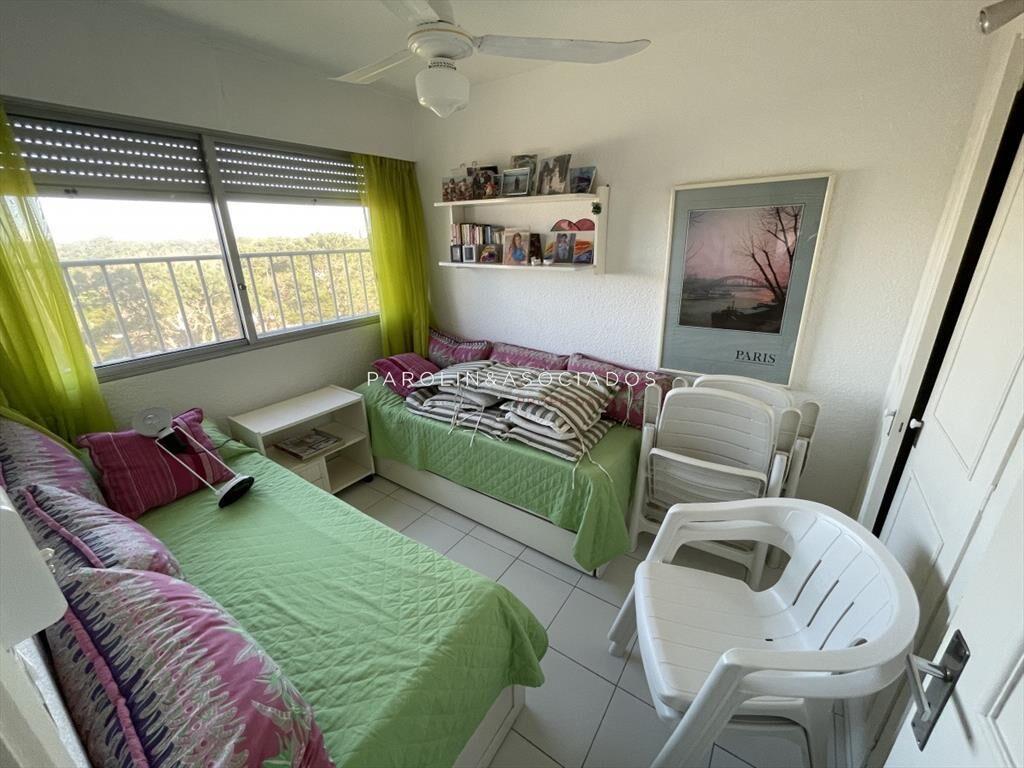 Apartamento en venta de 3 dormitorios en torre
