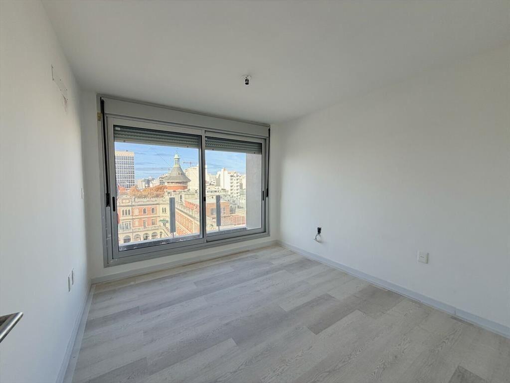 Venta apartamento 1 dormitorio al frente en Cordon. a estre