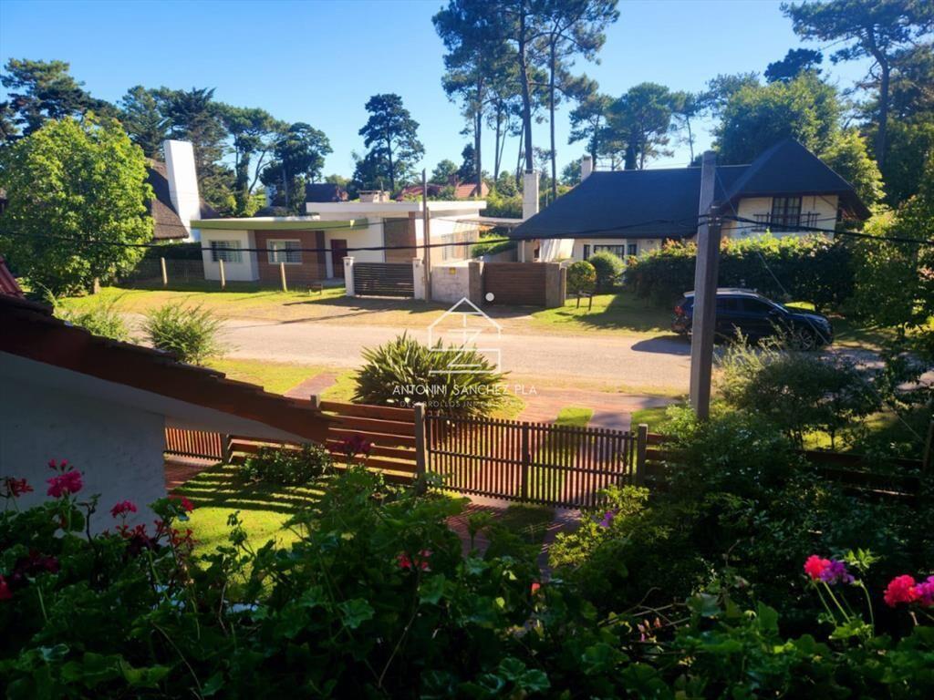 En venta casa de 3 dormitorios en Pinares, Punta